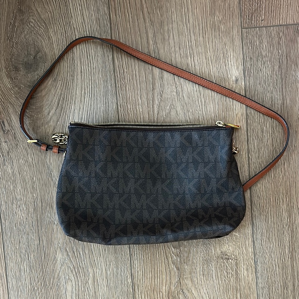 Elegant Brown Leather Crossbody Bag